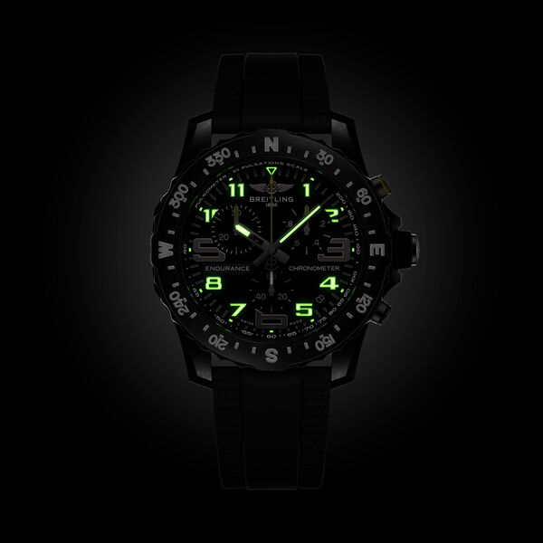 Endurance Pro 44 mm chronographe SuperQuartz&trade;  en Breitlight&reg;